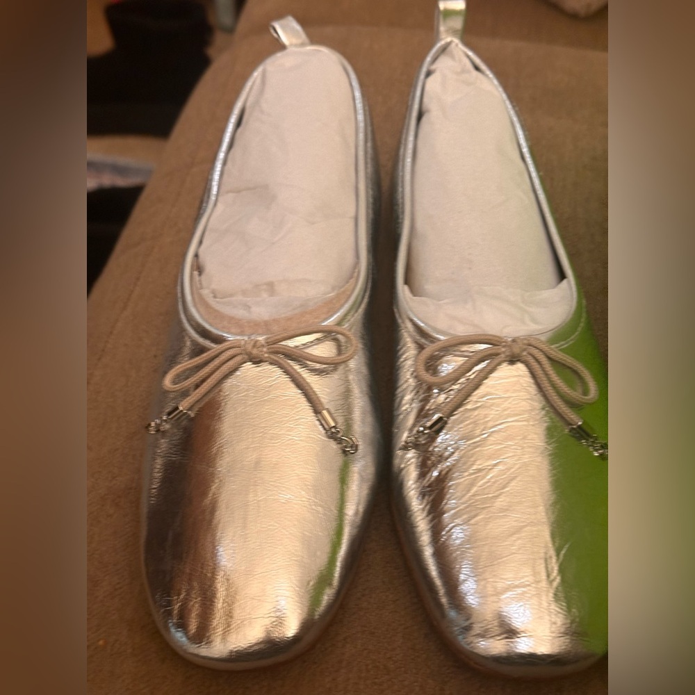 *** PRICE DROP *** SILVER SAM EDELMAN ARI FLATS!!!